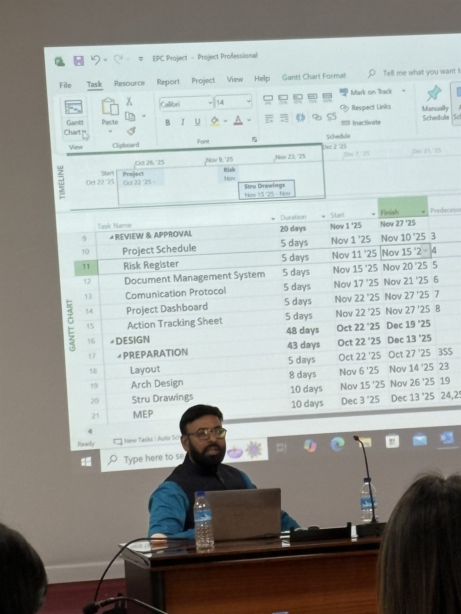 Live MS Project Gantt chart walkthrough during a training session